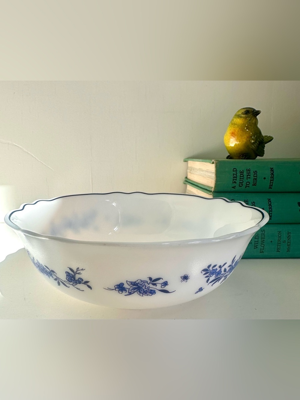 Vintage Set of 4 Arcopal France Kalinka Pattern White and Blue Milk Glass Bowls